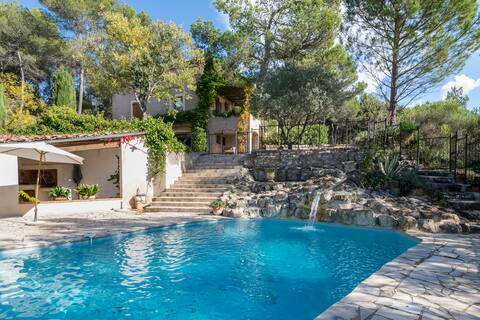House and studio with panoramic view and  pool