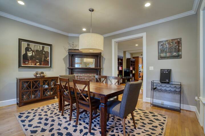 Your Capitol Hill Homestead gallery image 3