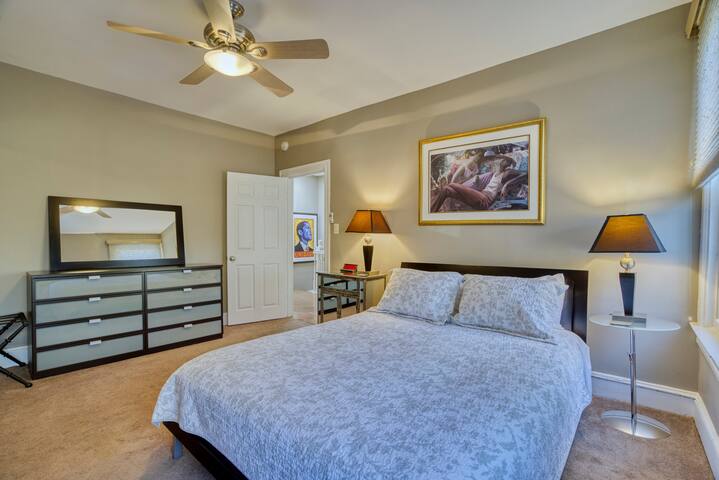 Your Capitol Hill Homestead gallery image 5