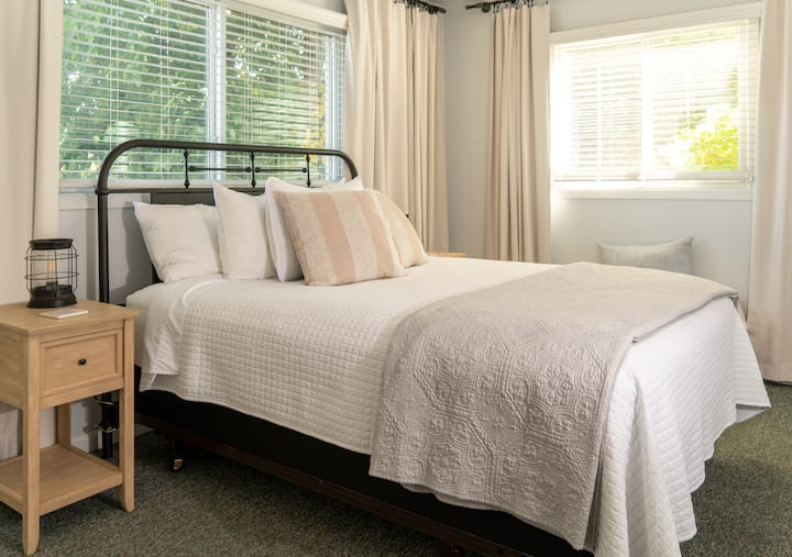 1st floor queen bedroom w/ Smart TV