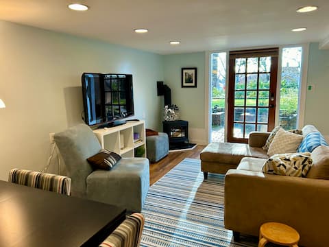 Top performing Airbnb: Hillside Garden Suite in Shelbourne
