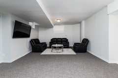 Spacious+Luxury+Castlemore+Home+w%2F+Free+Parking%21