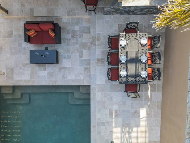 Serene Retreat: Pool, Luxury Living & Al Fresco