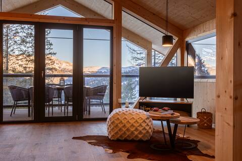 Superior Chalet with Sauna & Hot Tub