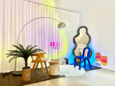 Best location in B_Songnidan-gil 2 minutes_Sukchon Lake 2 minutes_25 pyeong spacious to room_Jamsil Station, located in the center of Sukchon Station