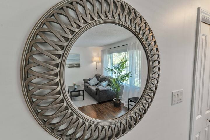 3BD River Heights Gem | Fenced Yard | Near Parks gallery image 5