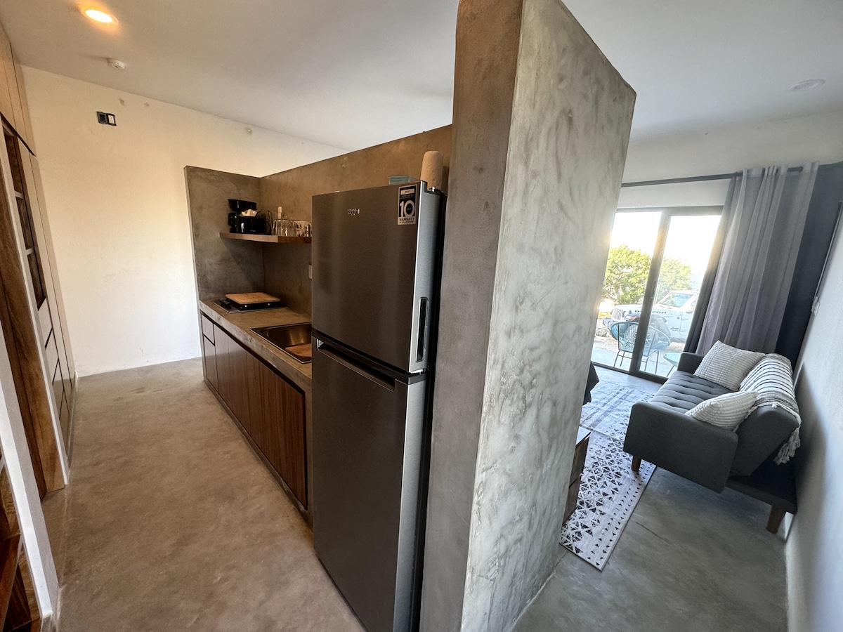 Propiedad de Airbnb exitosa: Serene Solar Casita in Cerritos • Sleeps 2 en El Pescadero