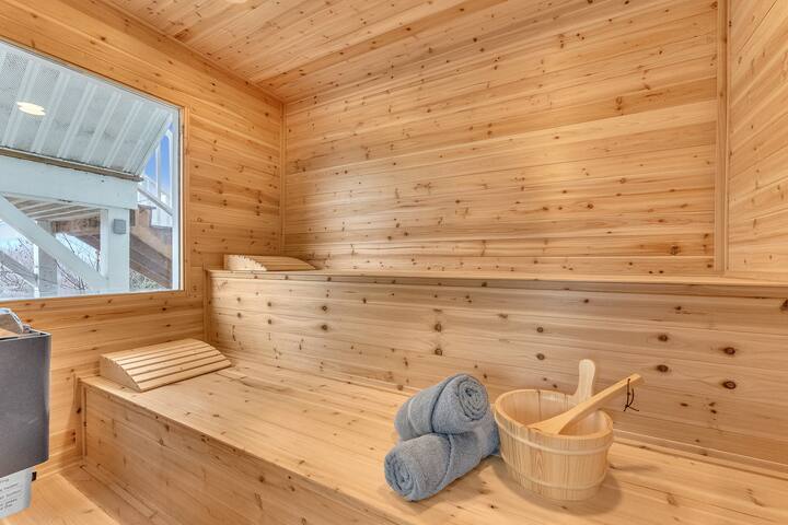 Asheville 7/4 Mansion, Views, Pool, Spa, Gameroom gallery image 4