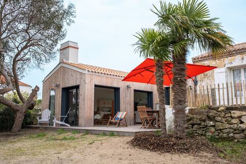 Family home 200 m from the beach