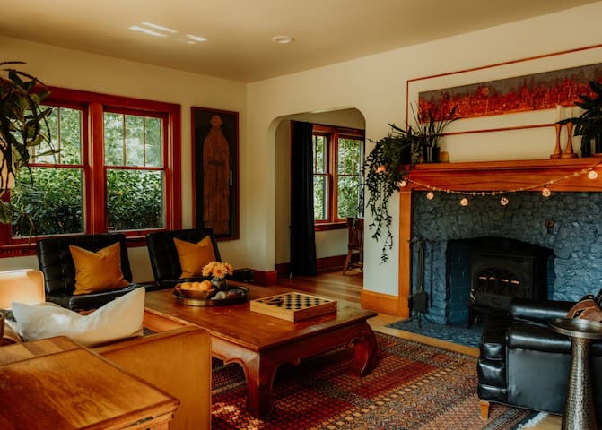 The Nook House in South Tabor gallery image 2