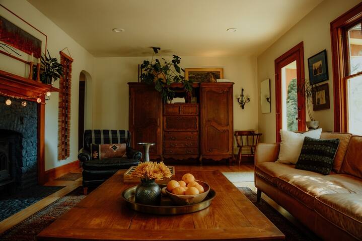 The Nook House in South Tabor gallery image 3