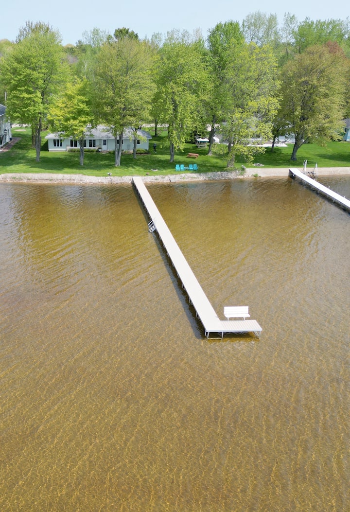 Birchwood Cottage on Shawano Lake Houses for Rent in Shawano