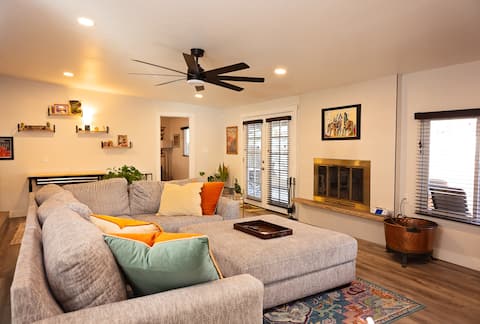 Successful Airbnb property: Modern Comfort in the Heart of Fort Collins in Fort Collins