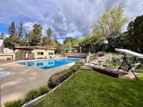 Pleasant Valley Hideaway (Entire House/Back Yard)