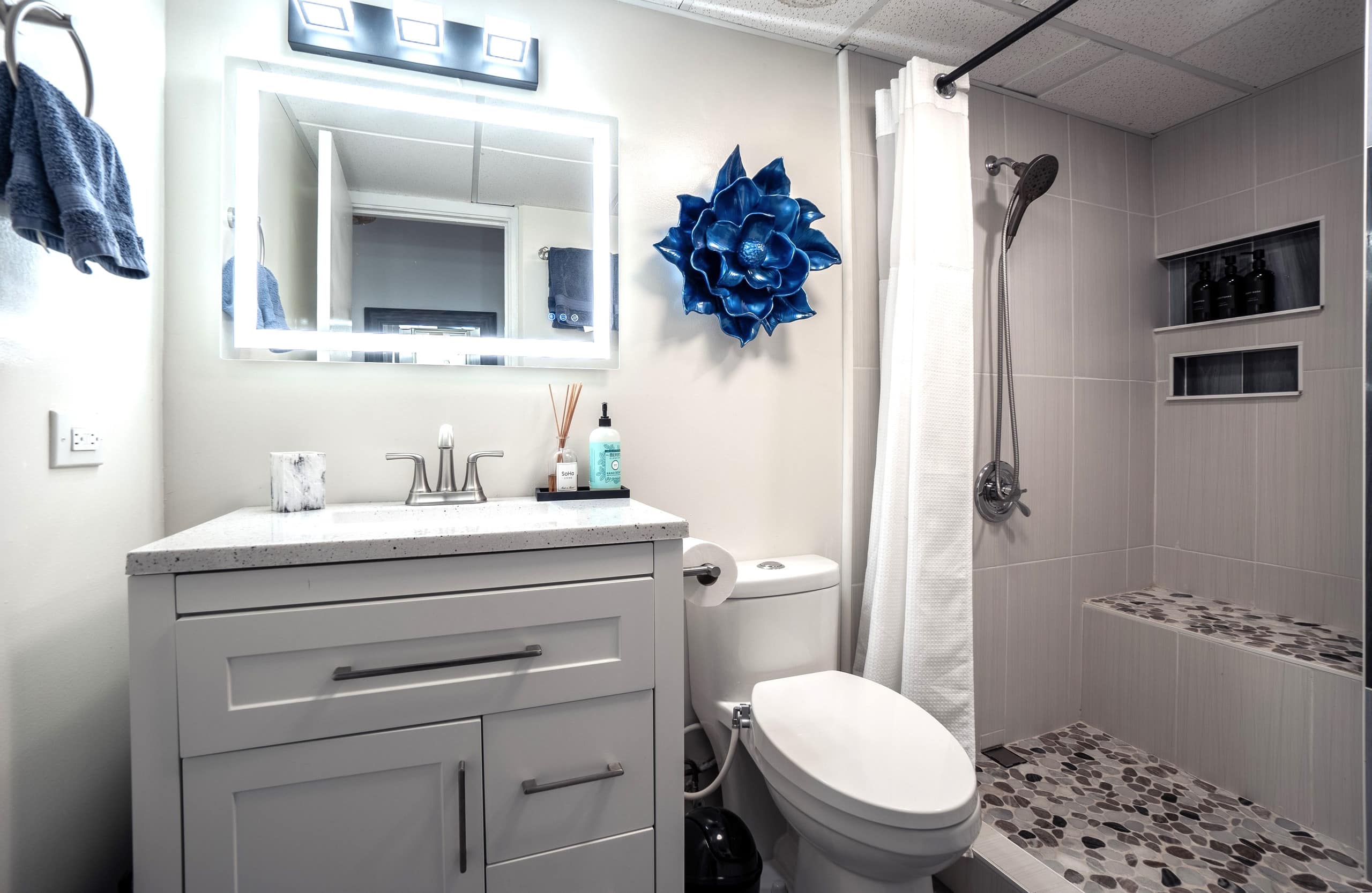 Condo in Honolulu · ★4.9 · 2 bedrooms · 4 beds · 1 private bath - Image 20