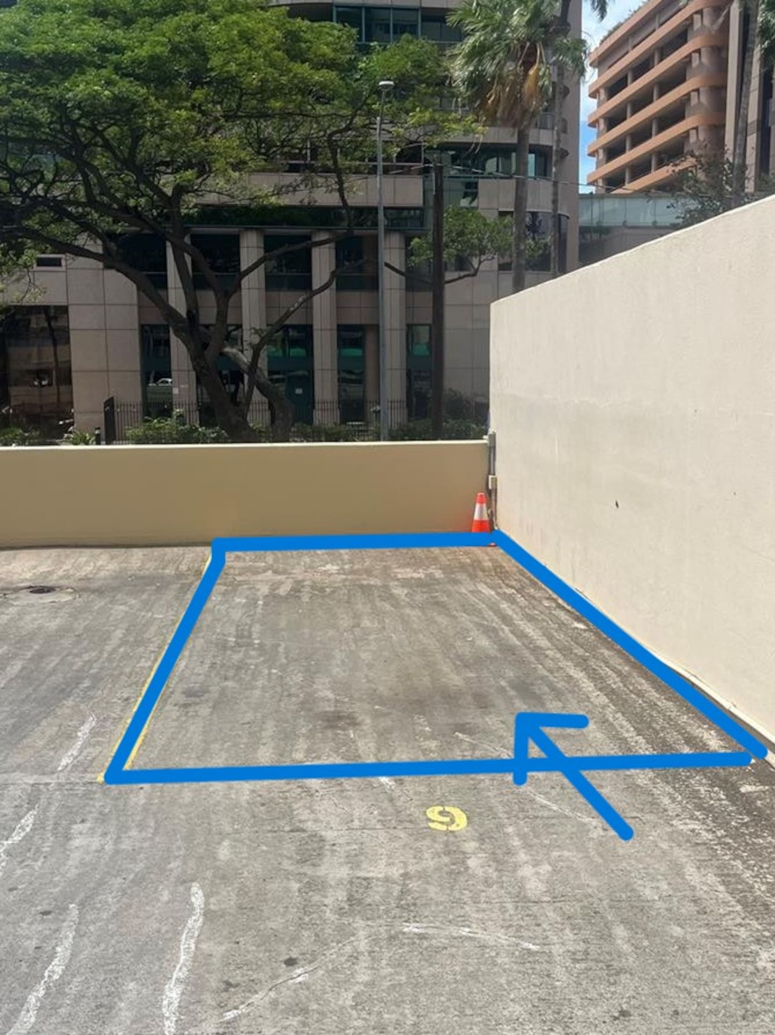 Condo in Honolulu · ★4.9 · 2 bedrooms · 4 beds · 1 private bath - Image 39