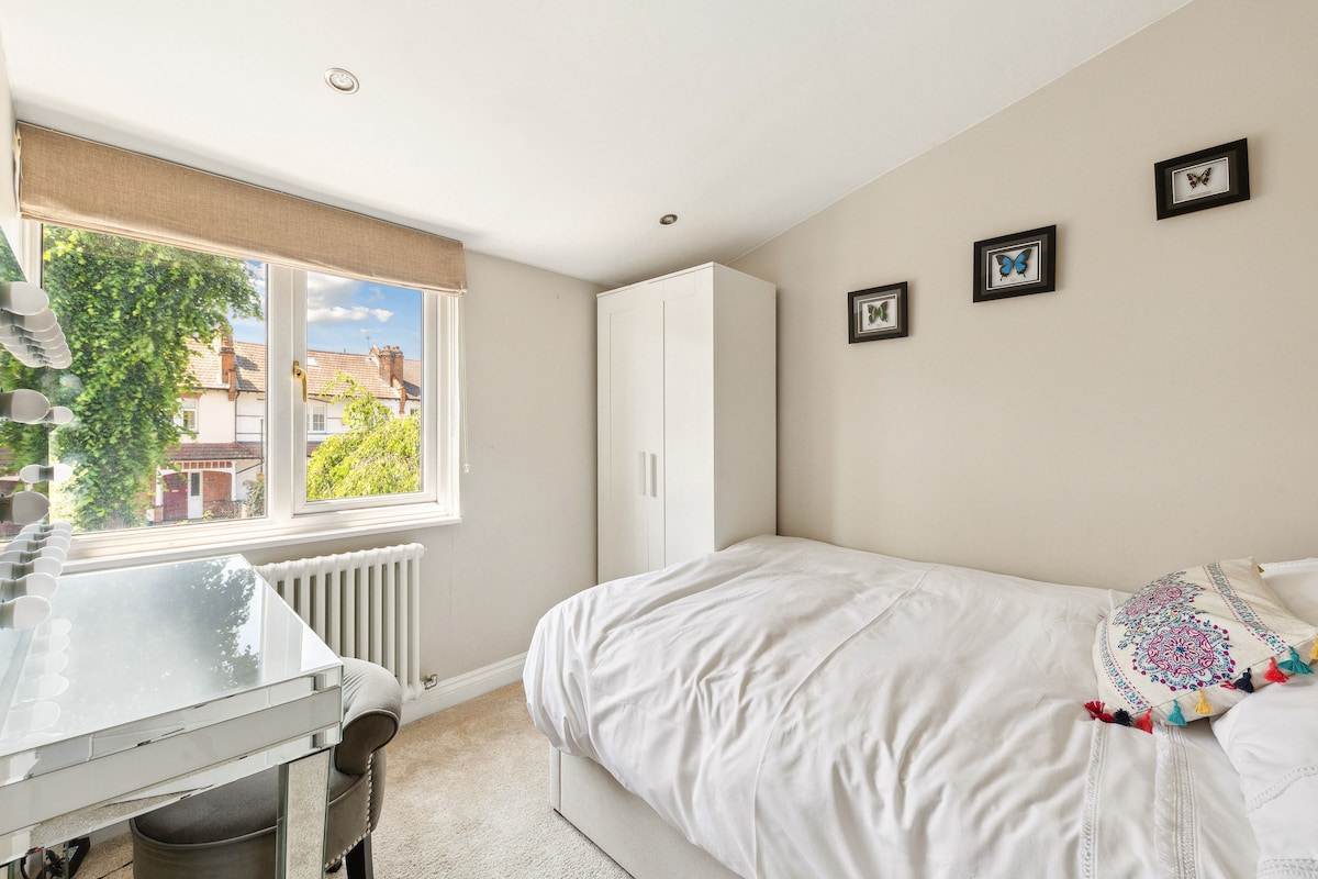 غرفة النوم 2