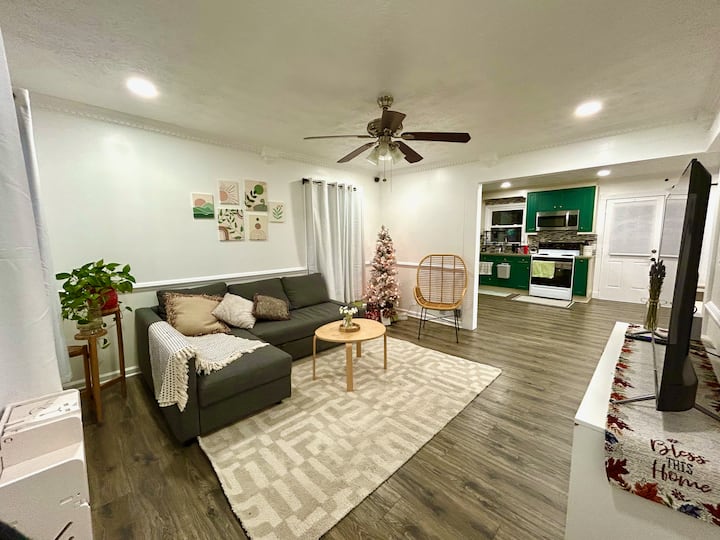 Cozy 3-bedroom Home W/ Large Fully Fenced Backyard - 로렌스빌