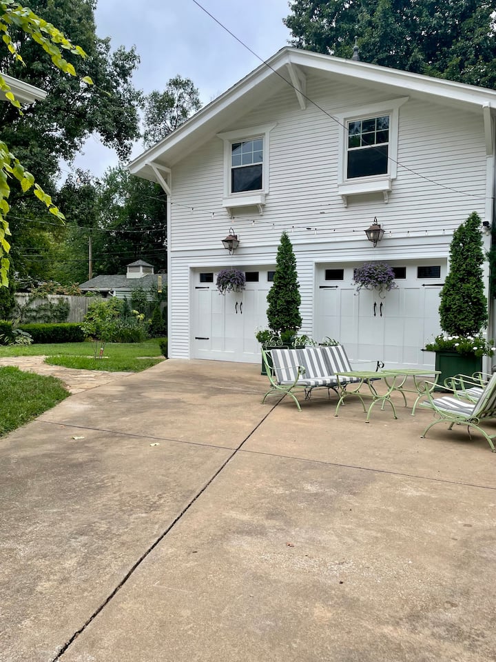 Historic Neighborhood Studio - Springfield