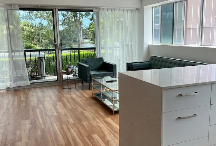 Riverfront | Pool | Parking - 2km Brisbane Cbd - Brisbane