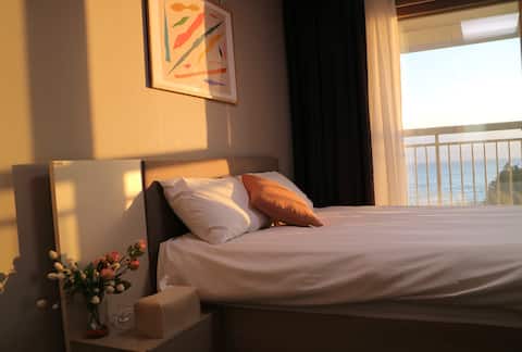 #A fantastic house in front of Sokcho Beach
