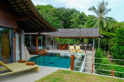 Ekoh Sea View Villa with Pool