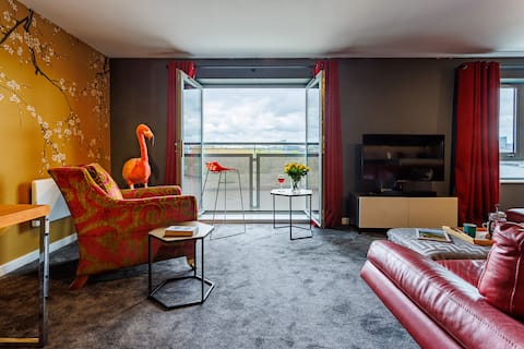 Top performing Airbnb: Stylish Ouseburn Apartment with River & City Views in Newcastle Upon Tyne