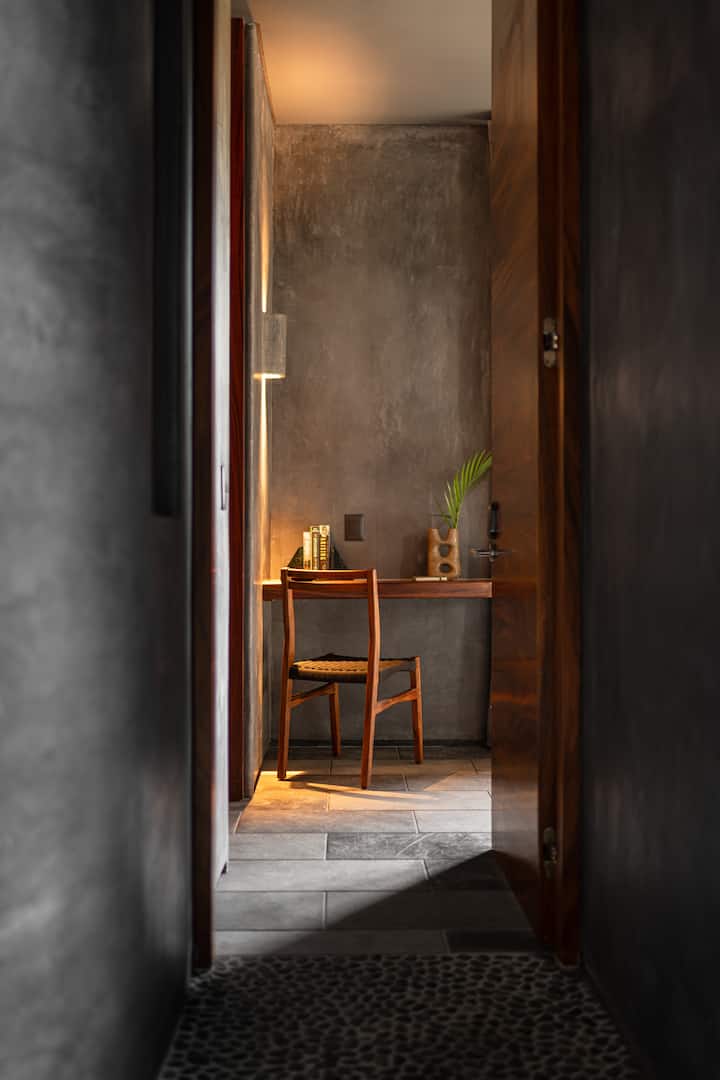 Pico bedroom: dedicated work space.