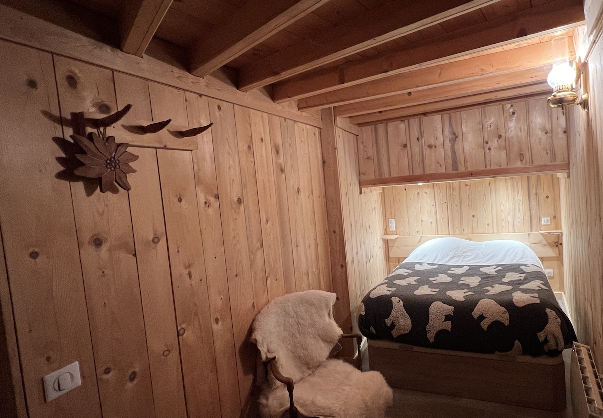 De slaapkamer beneden