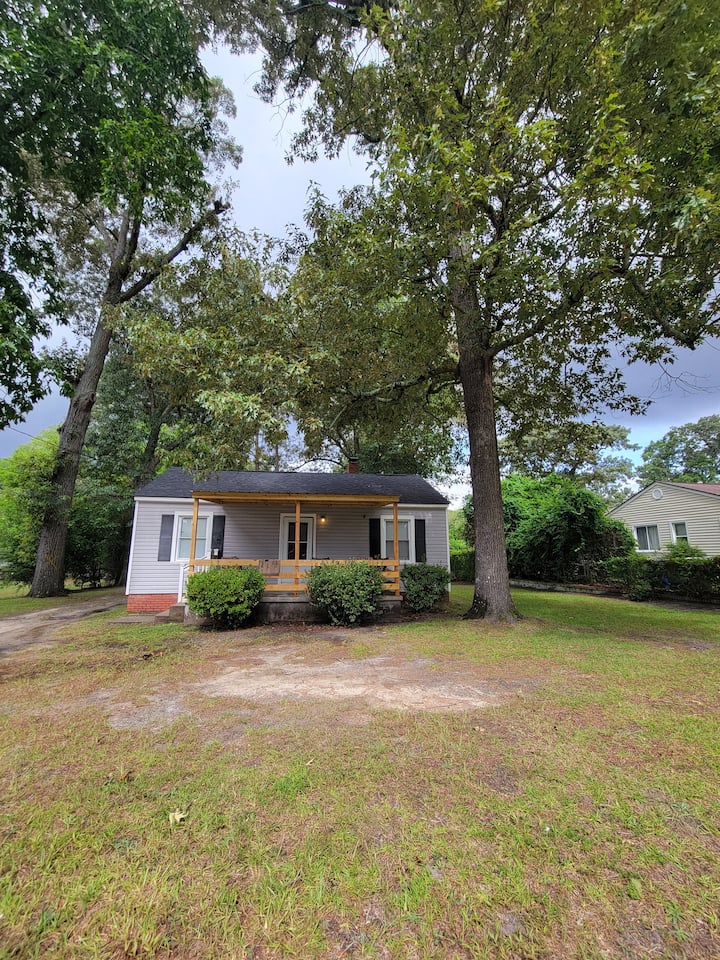 Small Quaint Home By Hospital - Fayetteville, NC