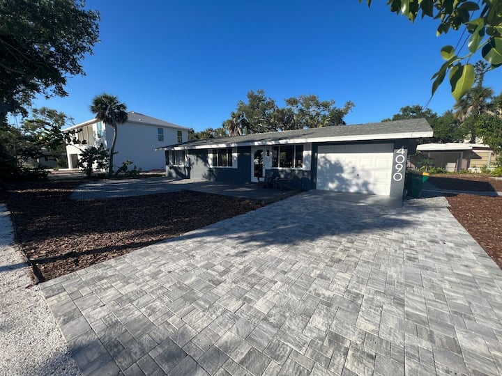 Charming Bayview Retreat - Manasota Key