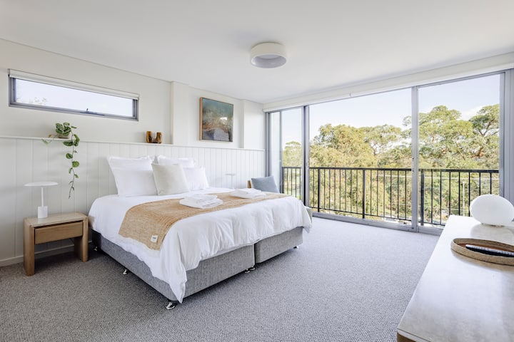 All new interiors including a premium king mattress. Enjoy beach views when you wake up.