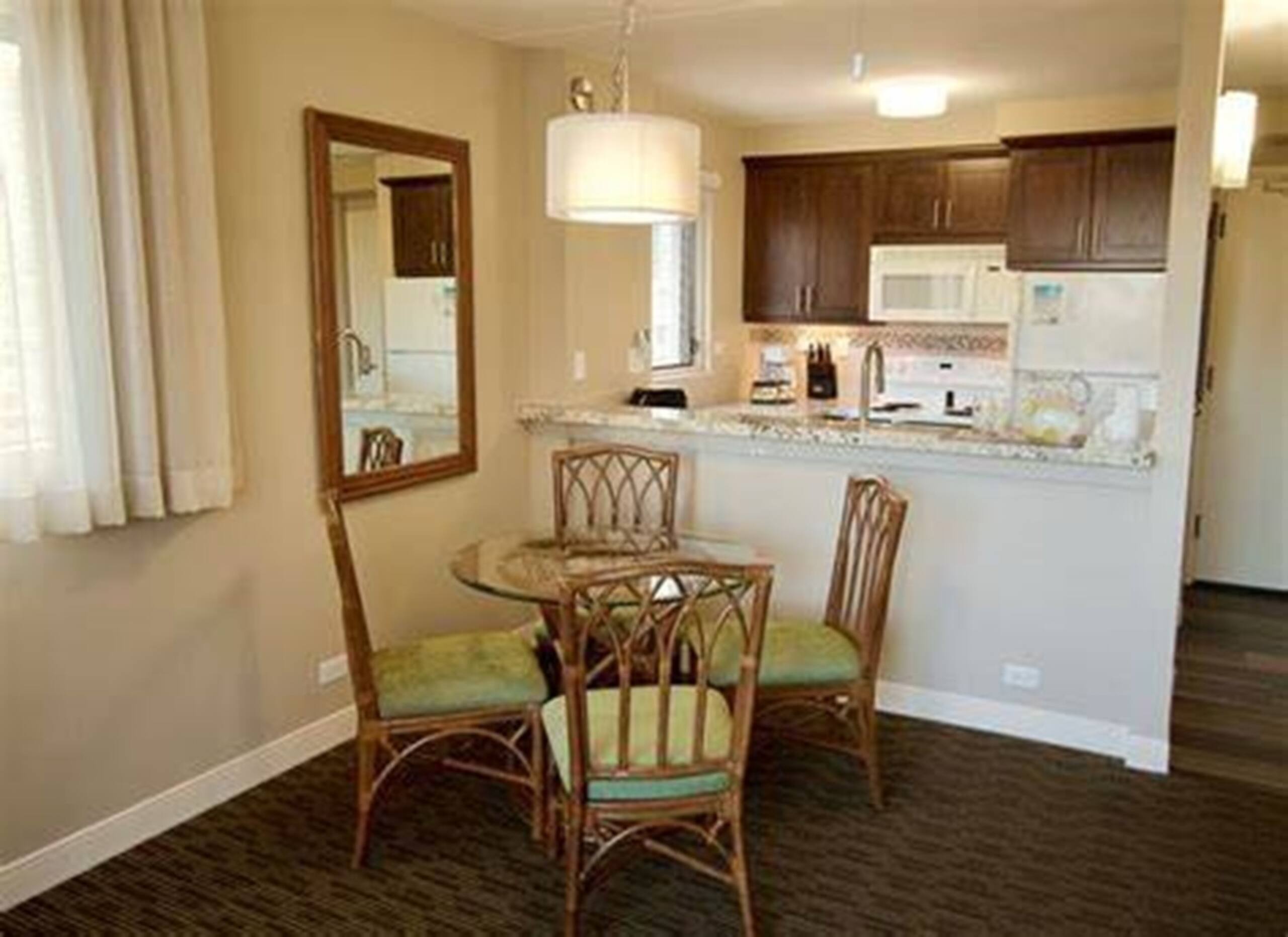FREE Parking Corner 1BR/4 in Heart of Waikiki - Photo 16
