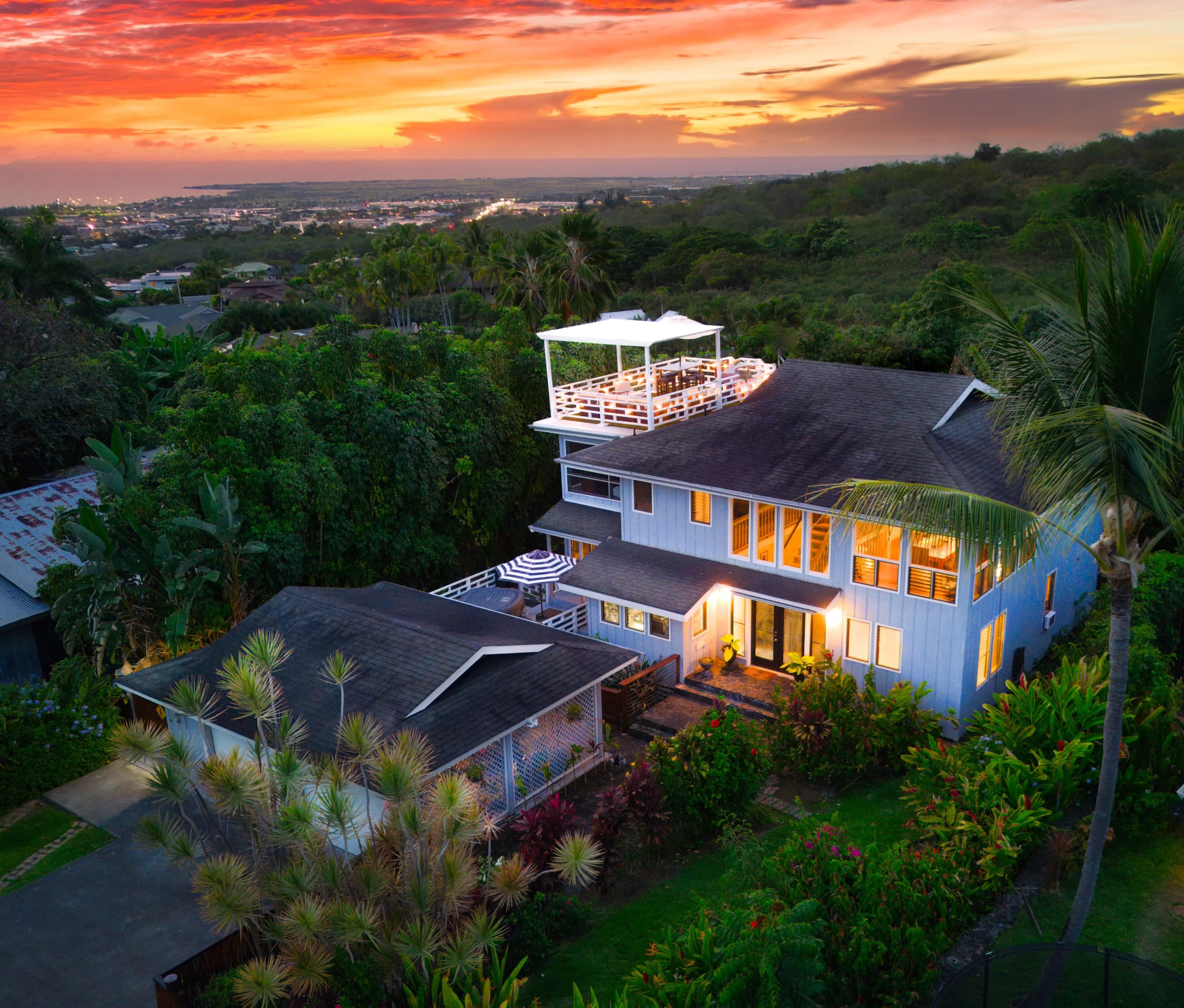 Home in Kailua-Kona · ★4.97 · 4 bedrooms · 8 beds · 4 shared baths - Image 31
