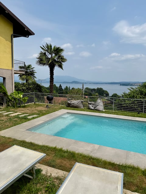 Scenic Villa with Private Pool & Lakeviews, BBQ 1