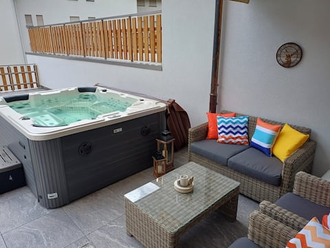 Spacious 3.5 rooms / private hot tub