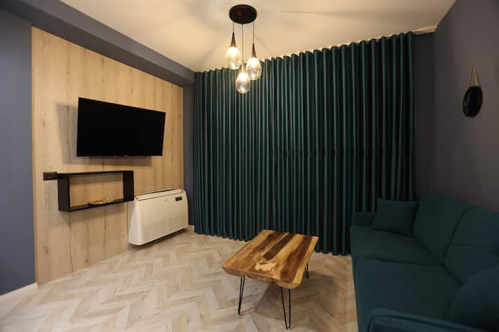 B.g Luxury Suites - Korçë