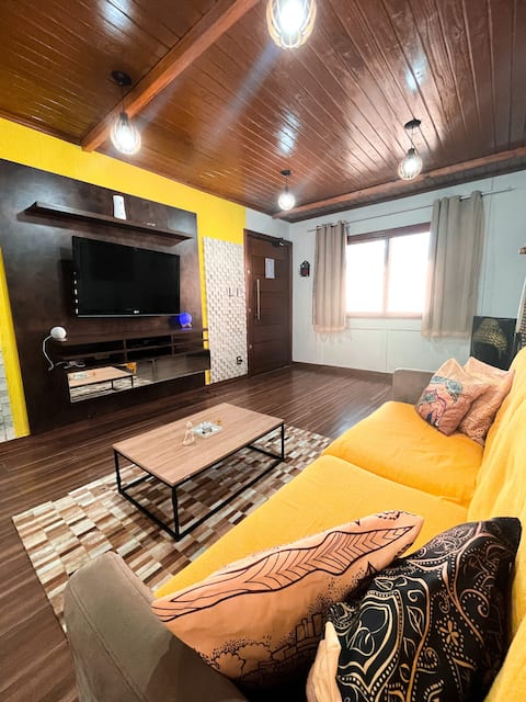 Airbnb em destaque: Magic house hot tub and pool! em Rio Grande