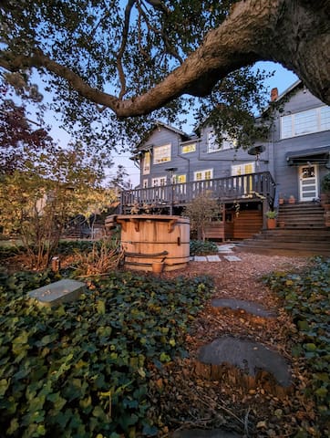 Modern Craftsman 3 Bedroom Home w/ Teak Hot Tub