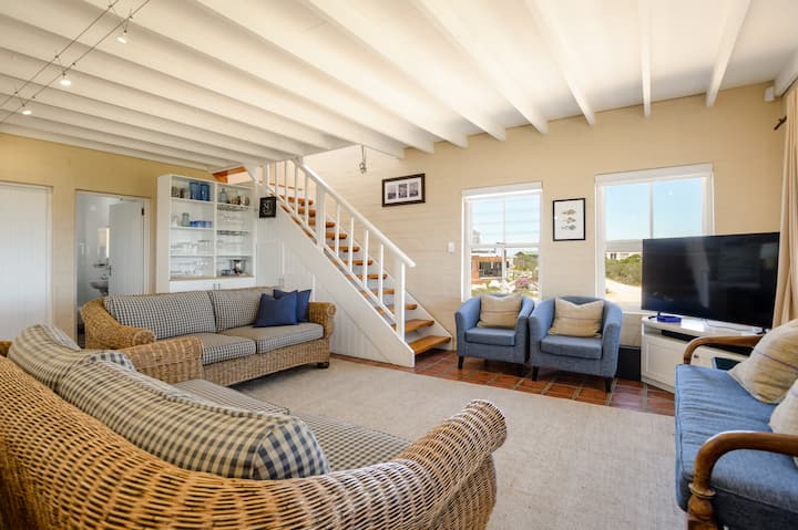 "Pringle Point View" A Charming Holiday Home. - Pringle Bay