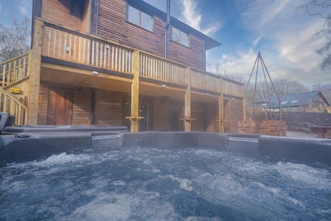 Beresford; lodge with sauna hot tubs games for 18