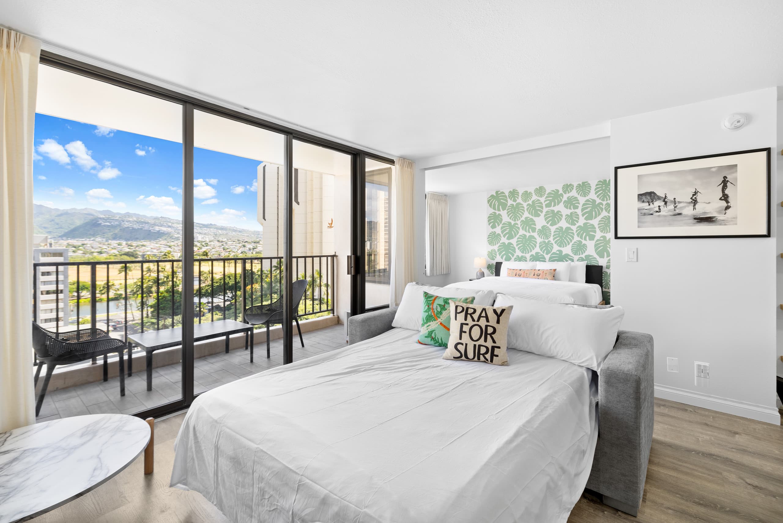 Condo in Honolulu · ★4.97 · 1 bedroom · 2 beds · 1 private bath - Image 6