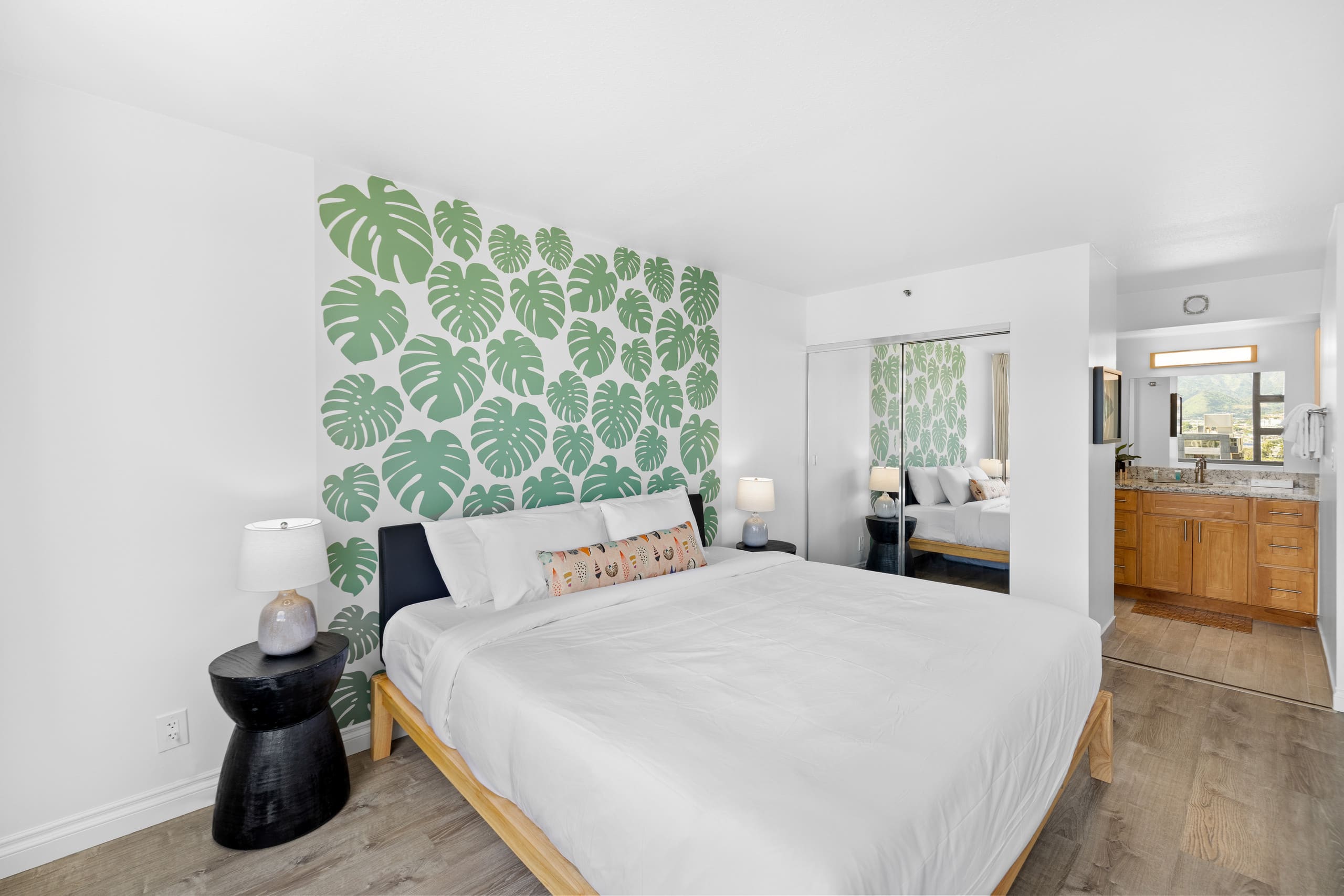 Condo in Honolulu · ★4.97 · 1 bedroom · 2 beds · 1 private bath - Image 19