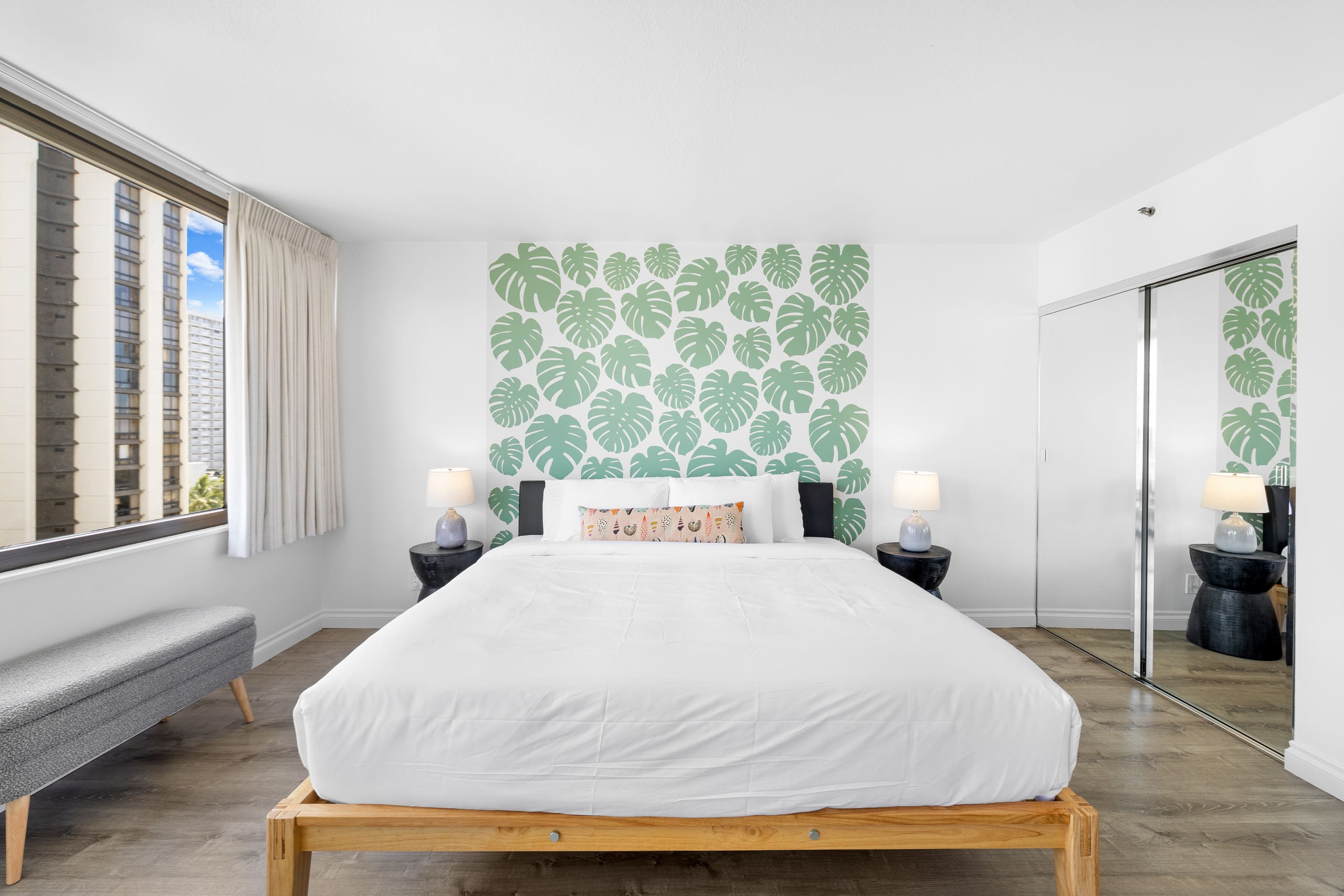 Condo in Honolulu · ★4.97 · 1 bedroom · 2 beds · 1 private bath - Image 17
