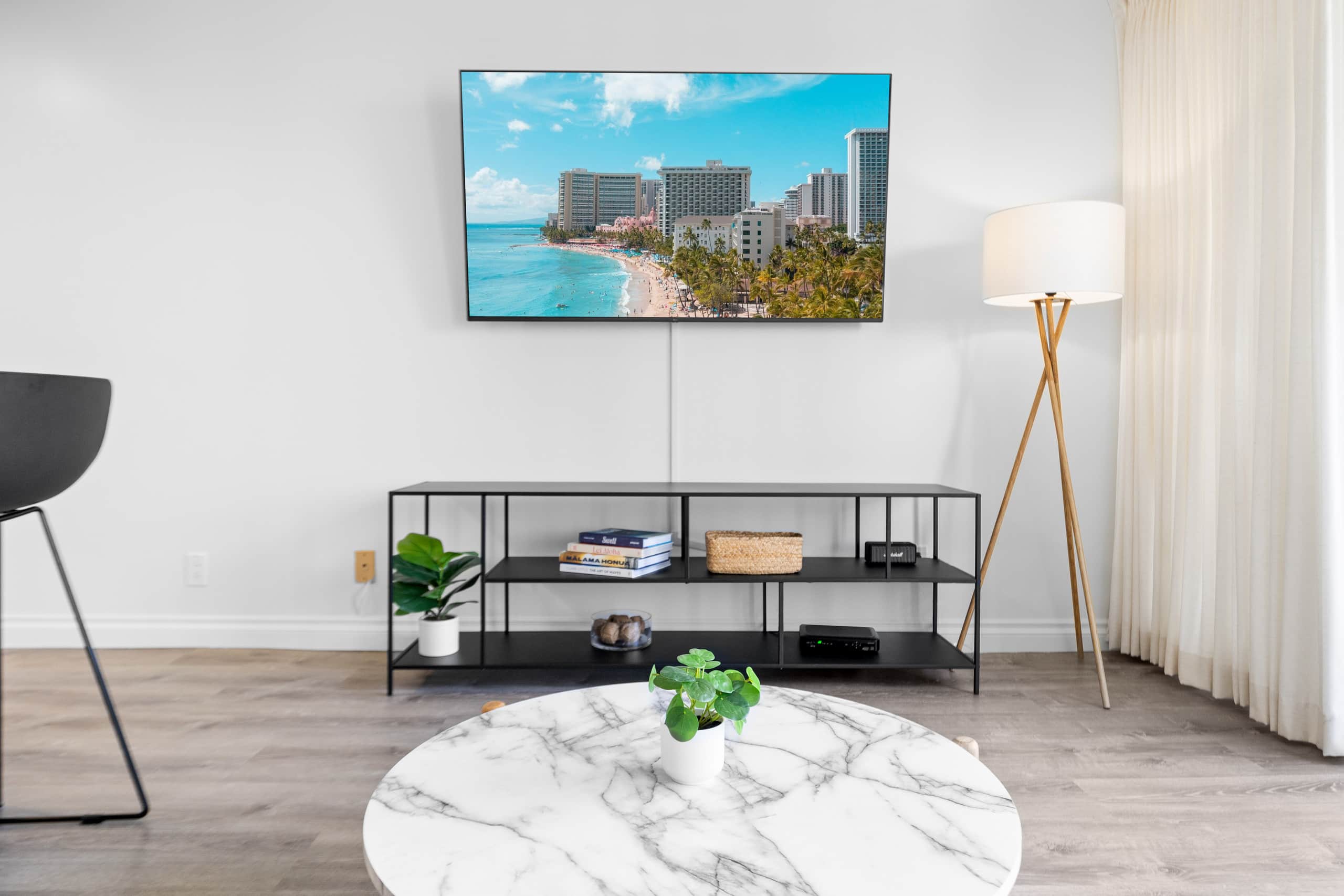 Condo in Honolulu · ★4.97 · 1 bedroom · 2 beds · 1 private bath - Image 8