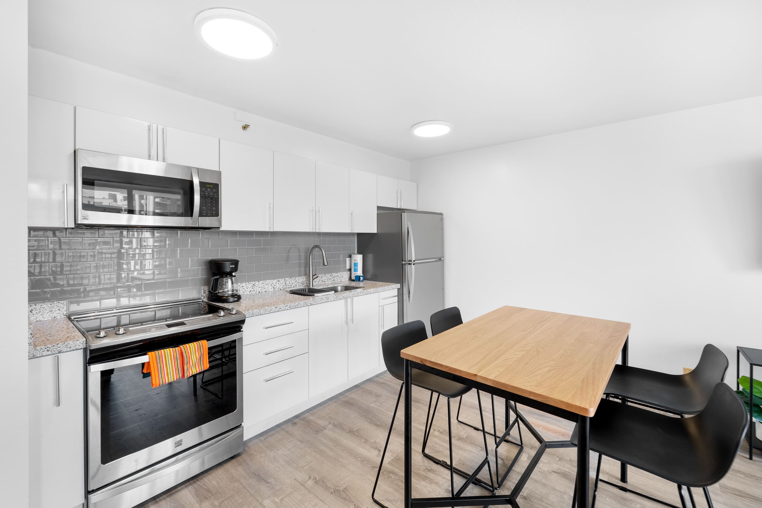 Condo in Honolulu · ★4.97 · 1 bedroom · 2 beds · 1 private bath - Image 13