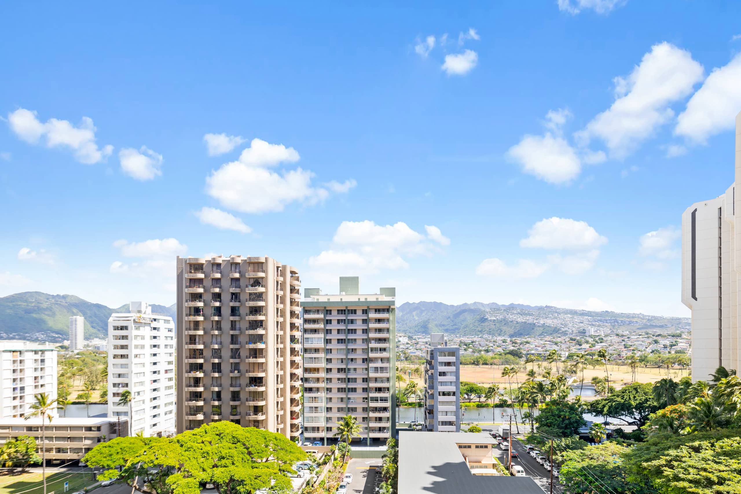 Condo in Honolulu · ★4.97 · 1 bedroom · 2 beds · 1 private bath - Image 32