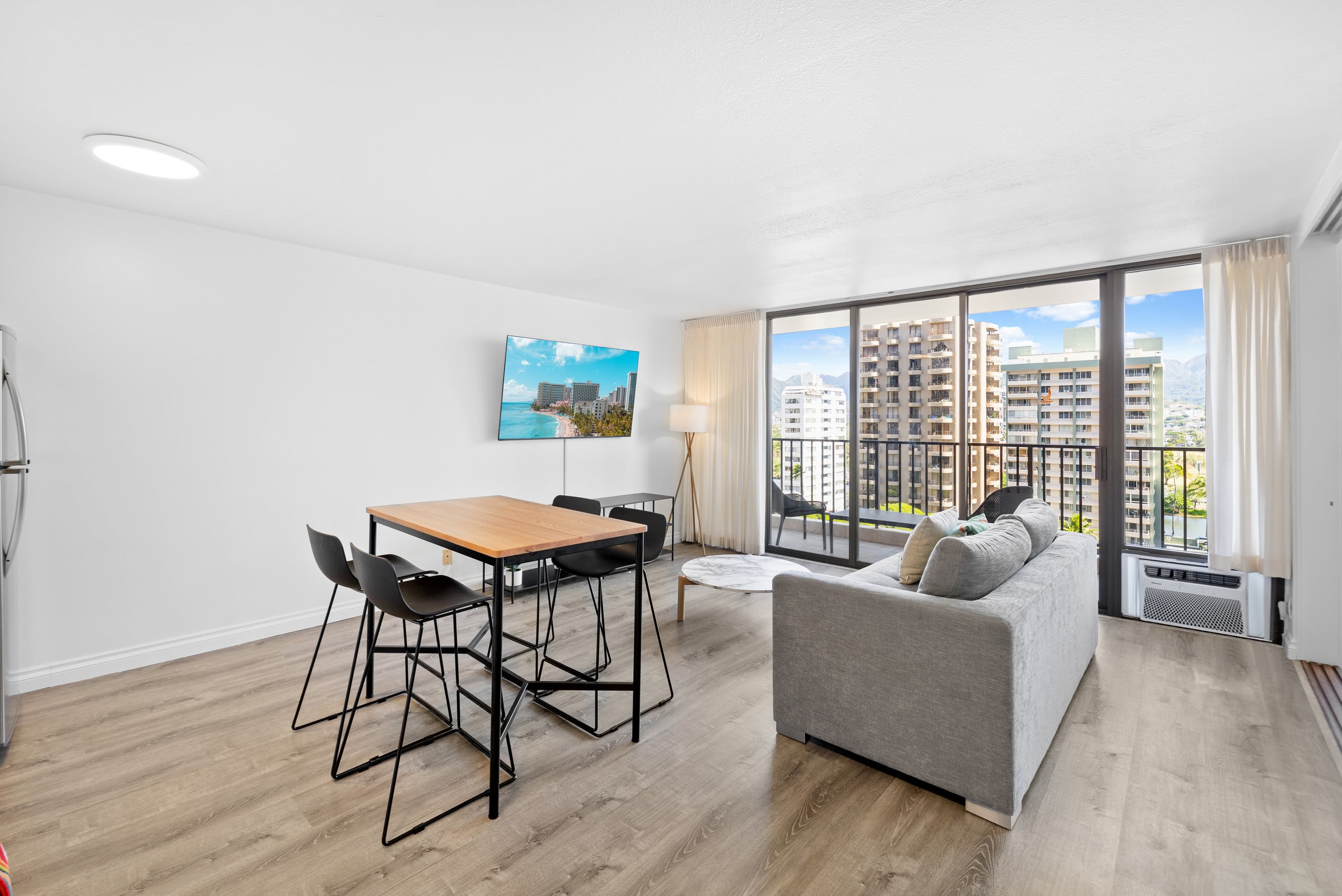 Condo in Honolulu · ★4.97 · 1 bedroom · 2 beds · 1 private bath - Image 3