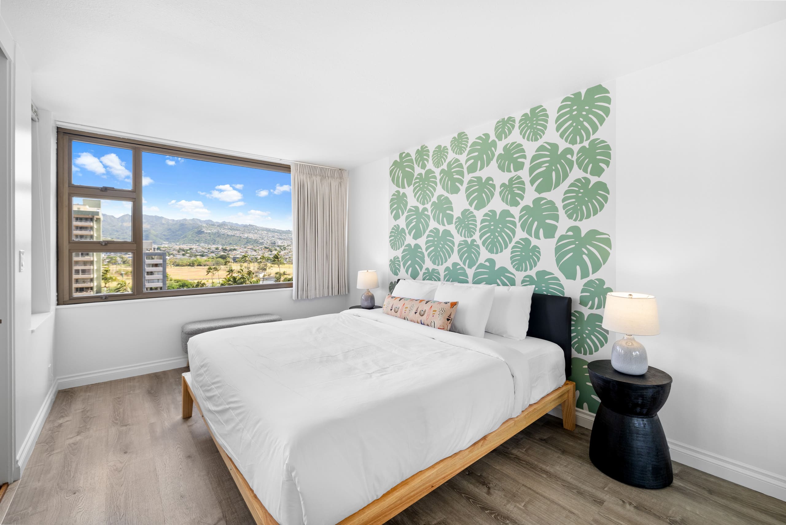 Condo in Honolulu · ★4.97 · 1 bedroom · 2 beds · 1 private bath - Image 16