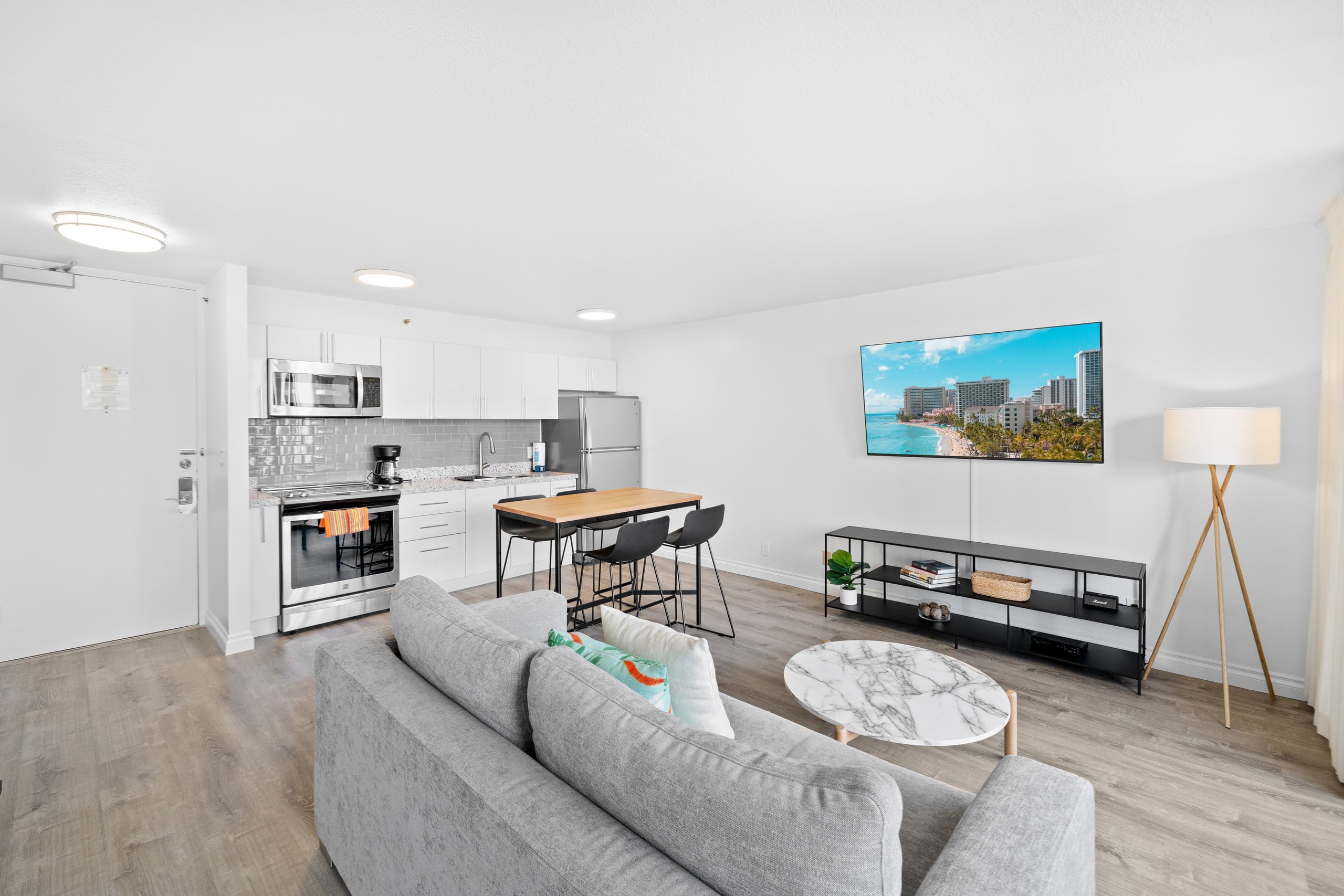 Condo in Honolulu · ★4.97 · 1 bedroom · 2 beds · 1 private bath - Image 2